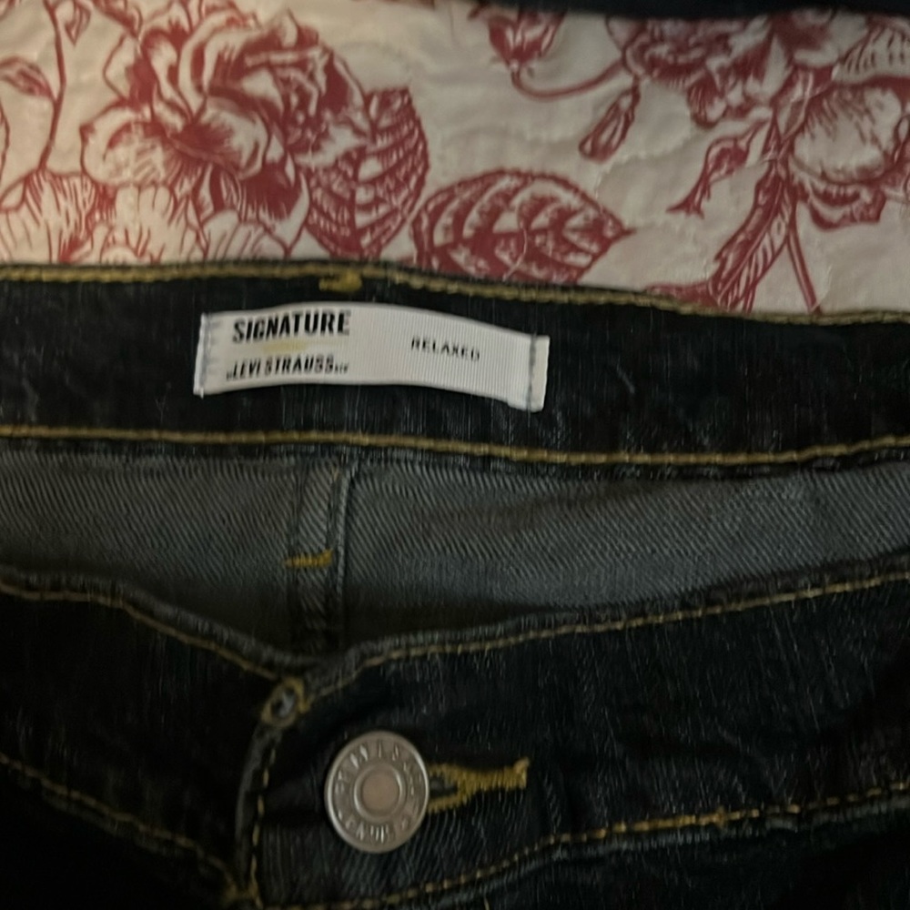 Men’s Levi’s signature jeans